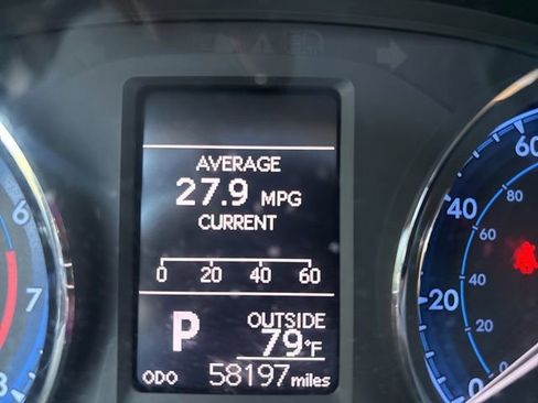 Used 2017 Toyota Corolla LE FWD image 11