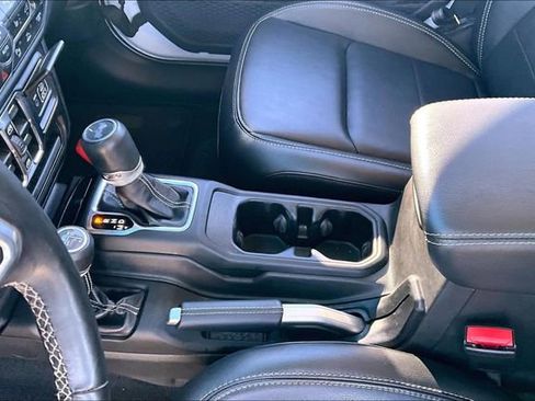 Used 2022 Jeep Wrangler Unlimited Sahara w/ Cold Weather Group image 15