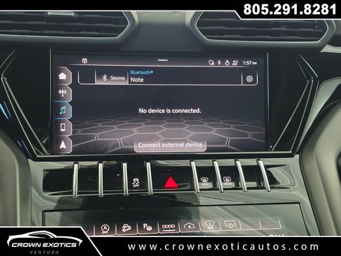 Used 2022 Lamborghini Urus AWD/4WD image 43