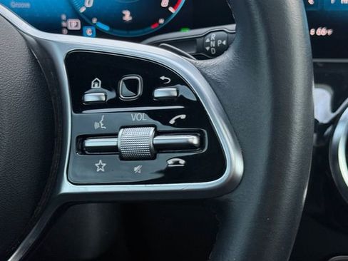 Used 2021 Mercedes-Benz GLA 250 image 12