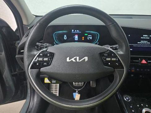 Used 2023 Kia Niro SX Touring FWD image 17