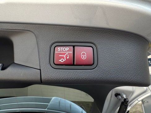 New 2025 Mercedes-Benz GLA 250 image 17