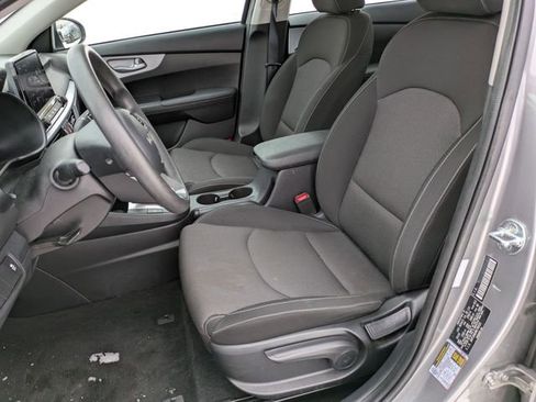 Used 2024 Kia Forte LXS image 7