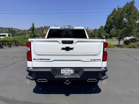 Used 2021 Chevrolet Silverado 1500 Custom Trail Boss w/ Safety Confidence Package AWD/4WD image 7