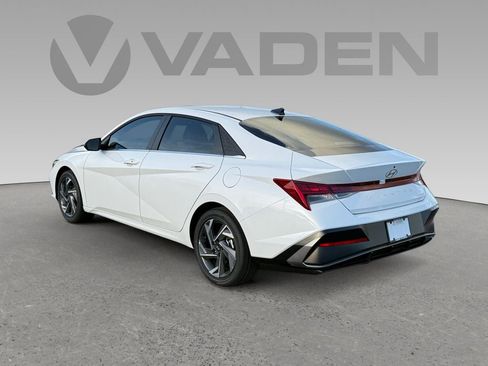 New 2026 Hyundai Elantra Limited FWD image 24