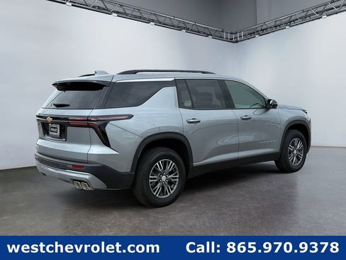 New 2026 Chevrolet Traverse LT w/ Enhanced Driving Package FWD image 3