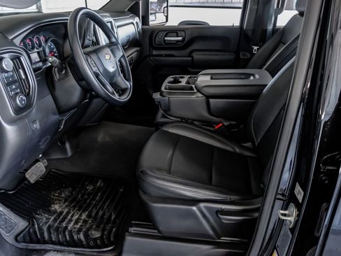 Used 2024 Chevrolet Silverado 2500 W/T image 15