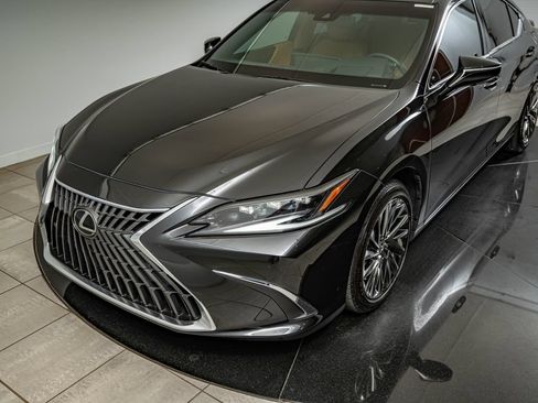 Certified 2025 Lexus ES 300h w/ Accessory Package (Z2) FWD image 14