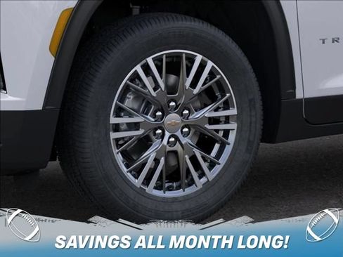 New 2027 Chevrolet Traverse LT w/ Driver Confidence Package FWD image 9
