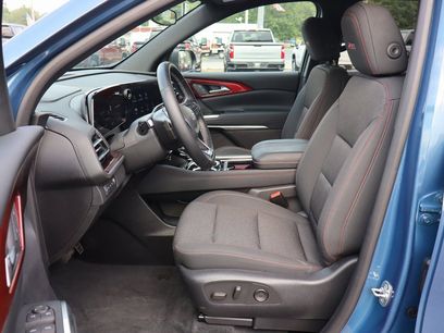 Used 2024 Chevrolet Traverse Z71