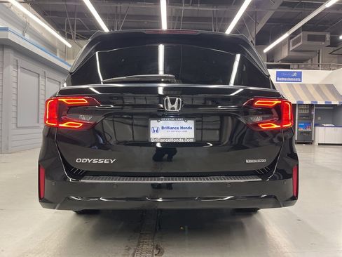 Used 2025 Honda Odyssey Touring image 6