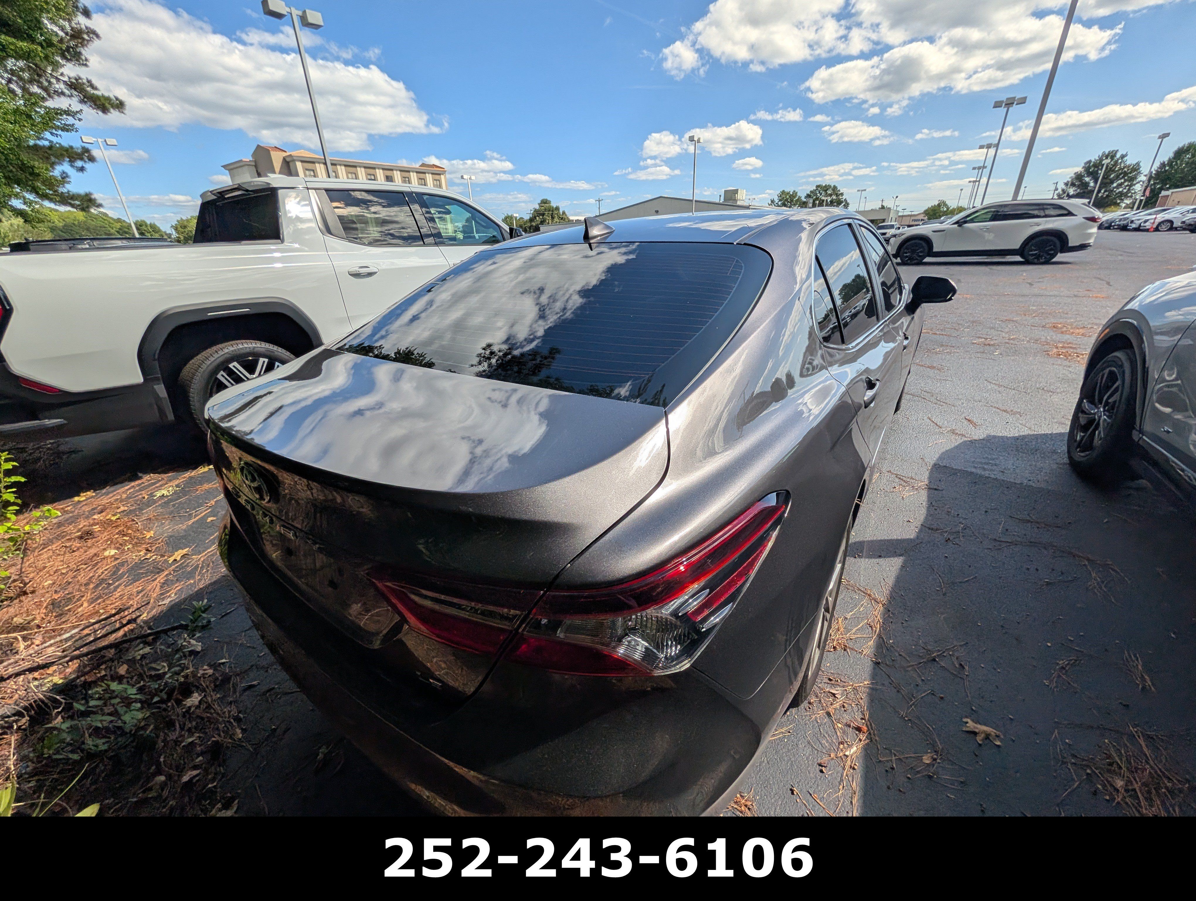 Used 2023 Toyota Camry LE FWD image 3