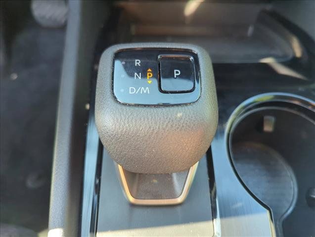 Used 2023 Nissan Rogue SV AWD/4WD image 18