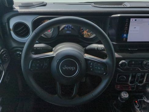 Used 2025 Jeep Wrangler Unlimited Sport AWD/4WD image 12