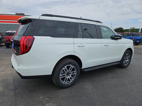 New 2026 Ford Expedition Active RWD image 13