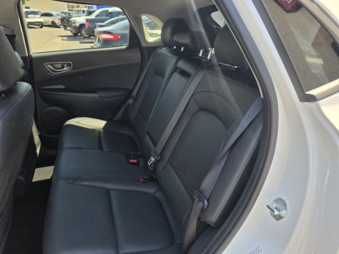 Used 2021 Hyundai Kona Limited w/ Cargo Package FWD image 17