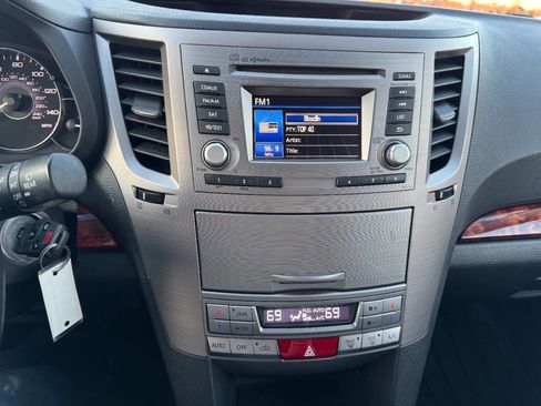 Used 2012 Subaru Outback 2.5i Limited w/ Moonroof Pkg image 17