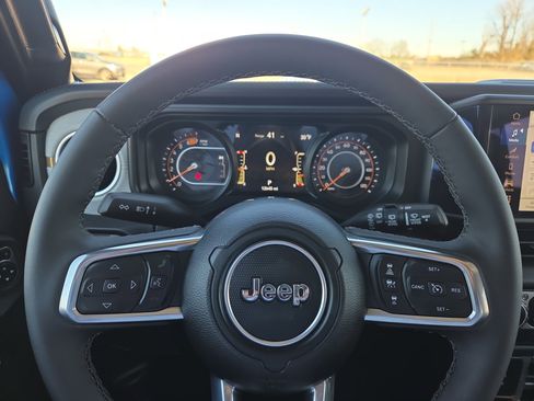 Certified 2025 Jeep Wrangler Sahara image 10