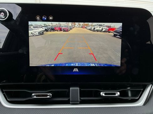 Used 2025 Chevrolet Equinox LT image 30