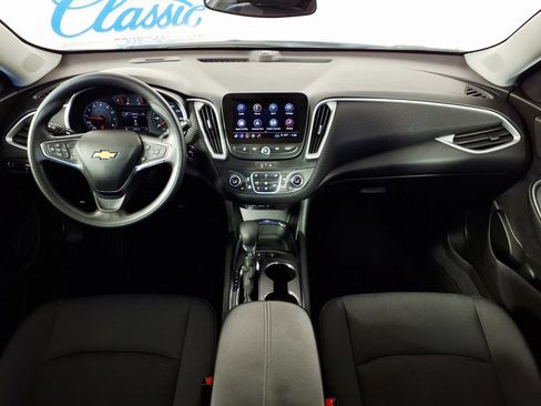 Used 2025 Chevrolet Malibu LT FWD image 14