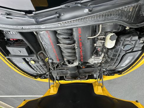 Used 2001 Chevrolet Corvette Convertible w/ Preferred Equipment Group2 RWD image 24