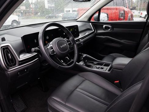 Used 2024 Kia Sorento S FWD image 17