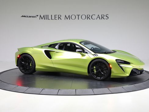 Used 2024 McLaren Artura image 10