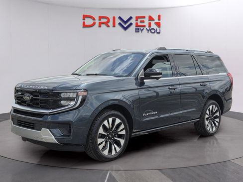 Used 2025 Ford Expedition Platinum w/ Driver's Package AWD/4WD image 1