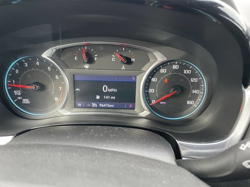 Used 2022 Chevrolet Traverse LT image 22