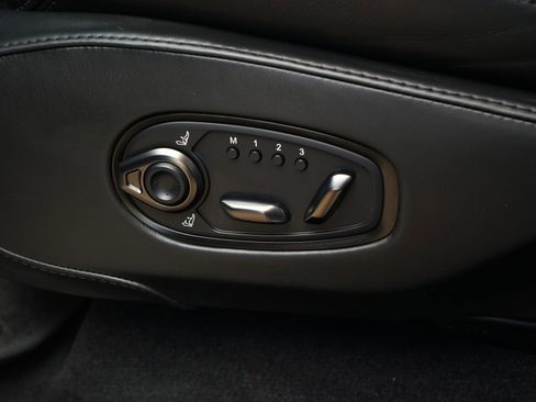Used 2021 Aston Martin DBX AWD/4WD image 27