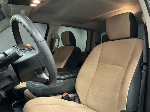 Used 2021 RAM 1500 Classic SLT AWD/4WD image 9