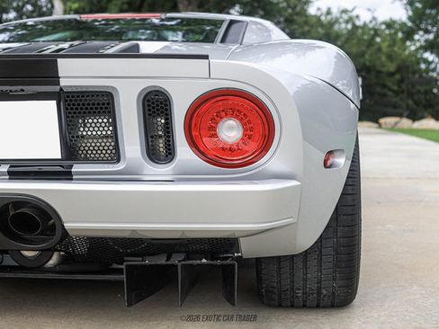 Used 2005 Ford GT RWD image 59