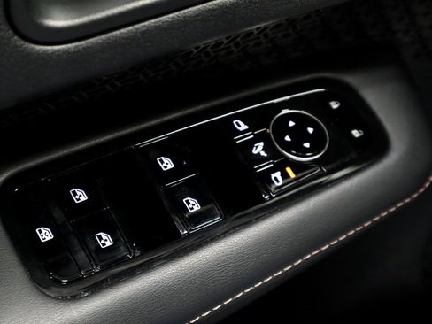 Certified 2023 Nissan Ariya AWD image 27