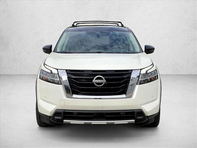 Used 2023 Nissan Pathfinder Platinum w/ Cargo Package AWD/4WD image 2