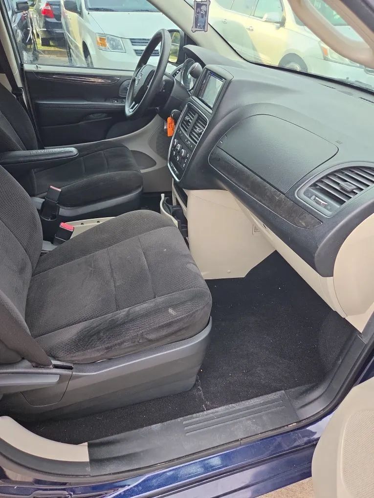 Used 2012 Dodge Grand Caravan SE FWD image 27