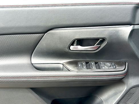 New 2026 Nissan Kicks SR AWD/4WD image 13
