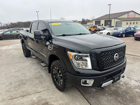 Used 2016 Nissan Titan S image 3