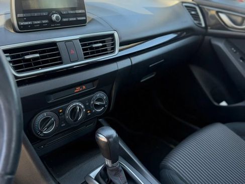Used 2014 MAZDA MAZDA3 i Touring w/ Moonroof Package 1 FWD image 6