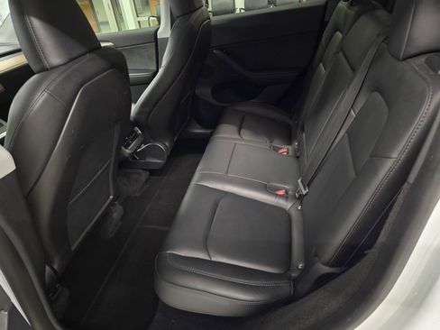 Used 2023 Tesla Model Y Long Range image 31