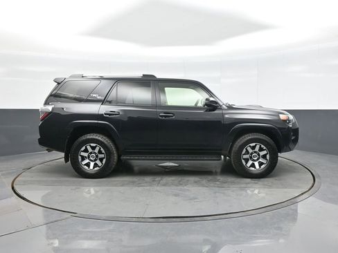 Used 2017 Toyota 4Runner TRD Off-Road image 8