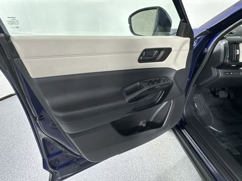 Used 2023 Nissan Pathfinder SV image 21