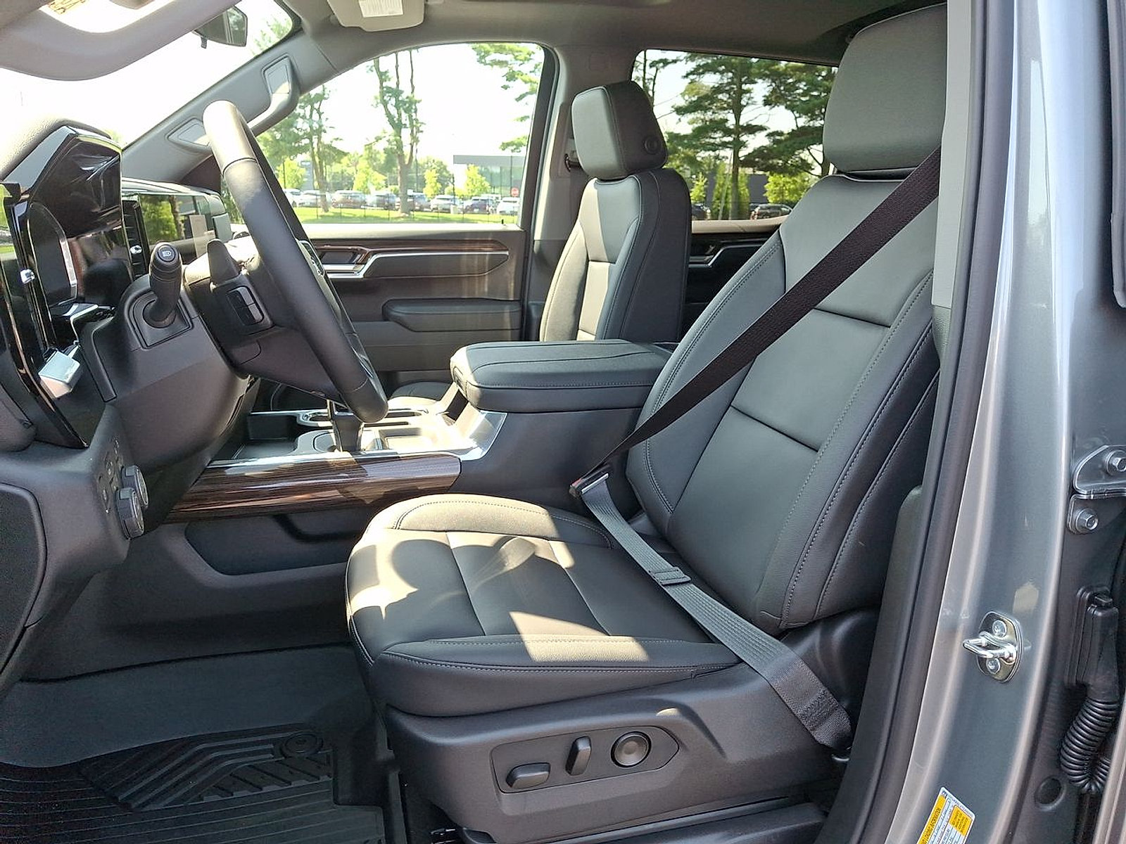 New 2026 Chevrolet Silverado 1500 RST w/ Z71 Off-Road Package AWD/4WD image 14