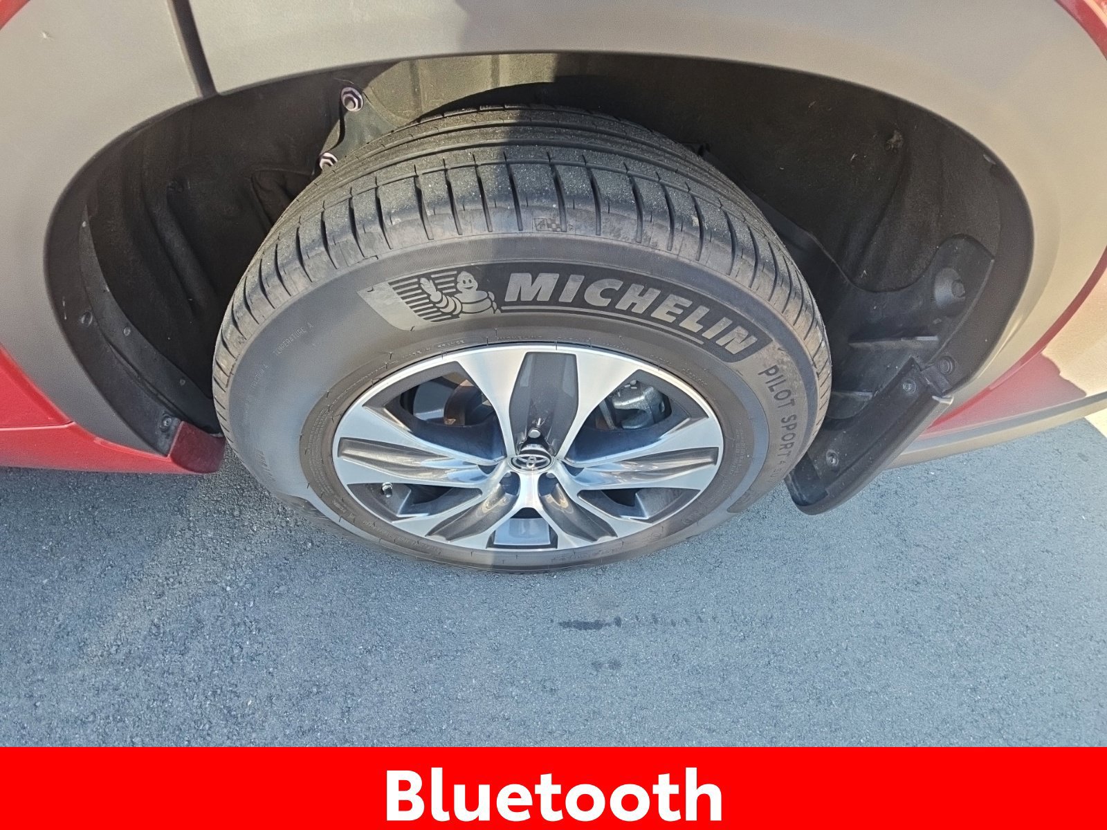 Used 2020 Toyota Highlander XLE AWD/4WD image 14