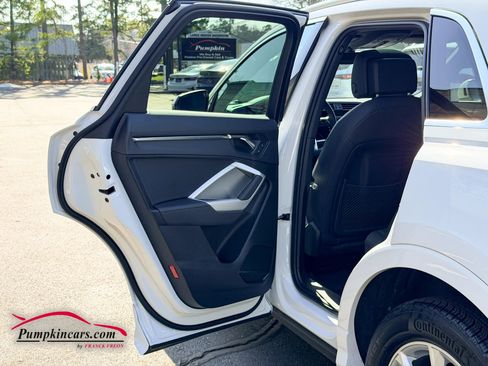 Used 2025 Audi Q3 2.0T Premium w/ Convenience Package image 22