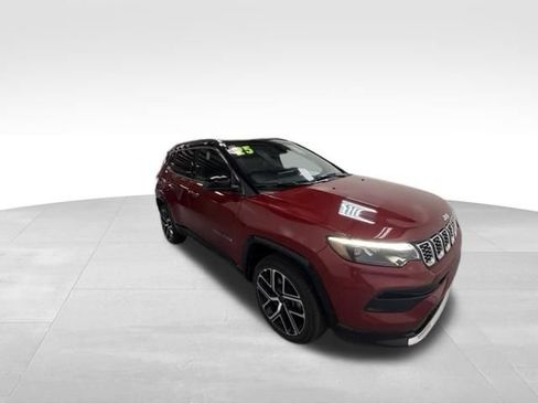 Certified 2025 Jeep Compass Limited w/ Elite Group AWD/4WD image 6