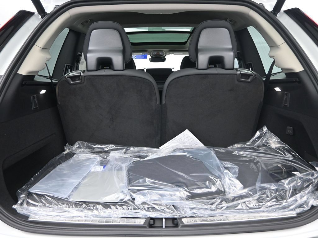 New 2026 Volvo XC90 B6 Plus w/ Protection Package AWD/4WD image 23