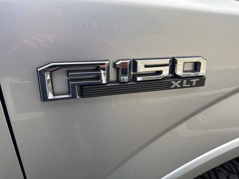 Used 2017 Ford F150 XLT w/ Equipment Group 302A Luxury AWD/4WD image 10