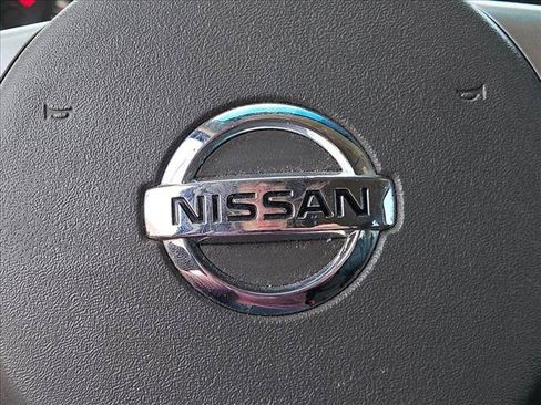 Used 2014 Nissan Frontier SV w/ SV Value Truck Package RWD image 13