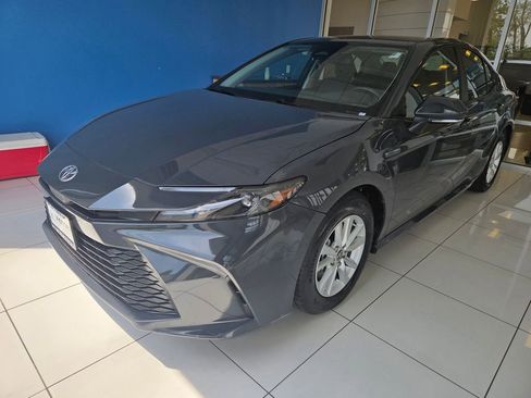 Used 2025 Toyota Camry LE FWD image 1