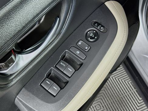 Used 2024 Honda HR-V LX image 18